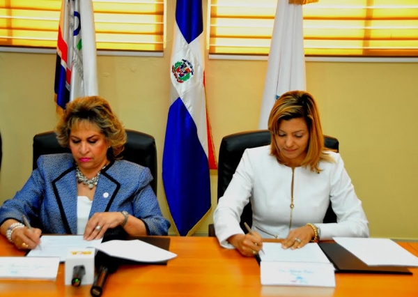 Proindustria y Cndc firman acuerdo de cooperación para promover la industria: 