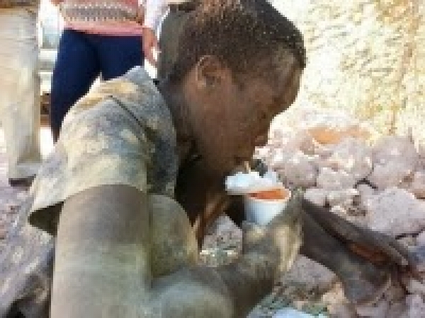 Salud Pública auxilia nacional haitiana en estado de deshidratación