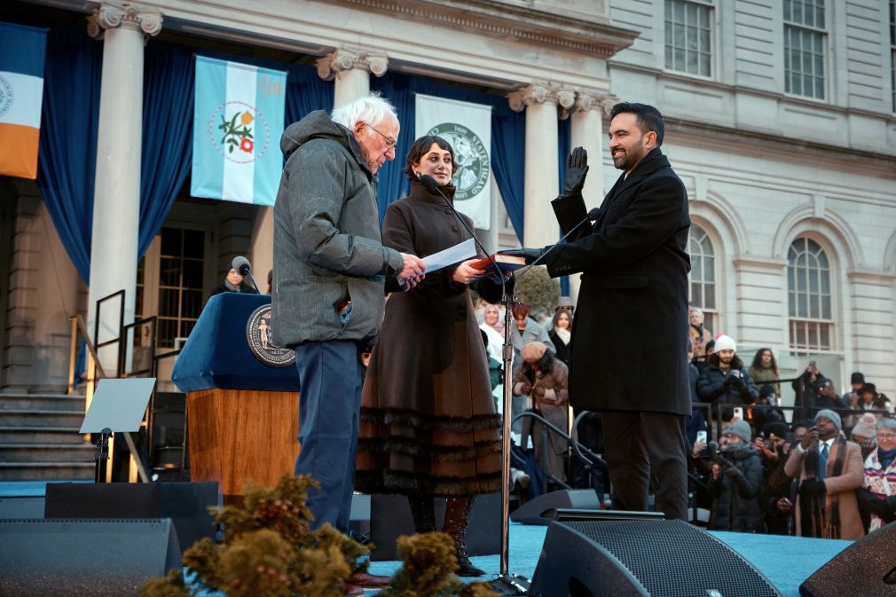 El senador izquierdista Bernie Sanders tomó el juramento durante el acto llevado a cabo este jueves.
