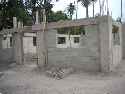 Construyen iglesia evangélica en Cabral