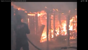 Incendio reduce a cenizas varias viviendas en el sector los Cartones San Juan