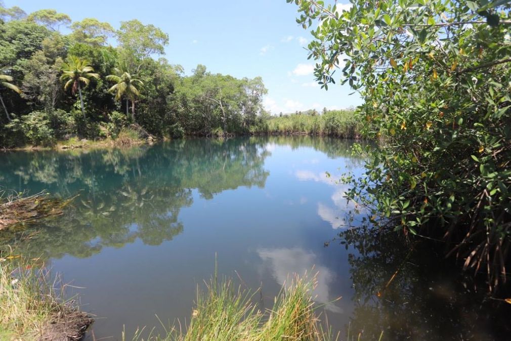 Jorge Mera se comprometió con la Asociación de Propietarios de Playa Bonita y líderes comunitarios a instalar una oficina municipal de Medio Ambiente en Las Terrenas.