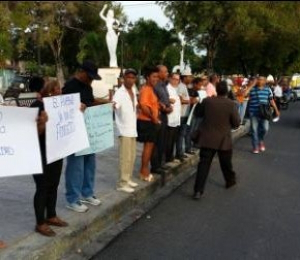 Cadena humana contra la corrupción en Barahona: 