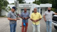Fulgencio Sánchez entrega Ayuntamiento de San Víctor “quebrado” a Pedro Estrella.