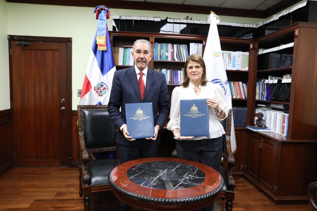 El acuerdo tiene el objetivo de ampliar las capacidades profesionales del personal docente a través de programas de formación superior, intercambio académico y cooperación científica.