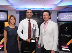 Francis Lora, Edwin Castillo Bartender World Class 2013 y José Jiménez presidente de United Brands.