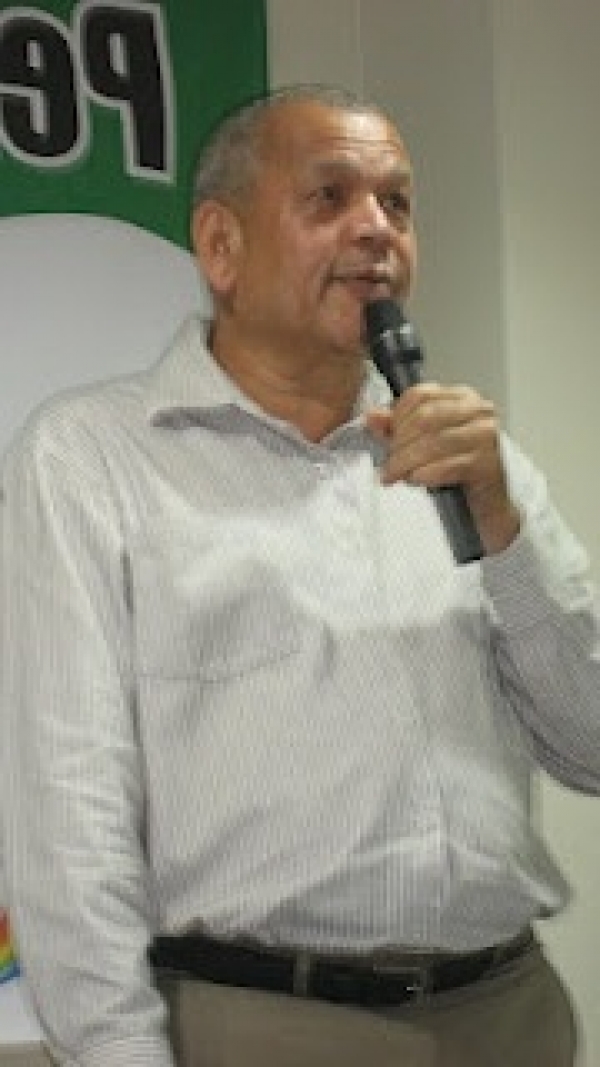 Manuel Salazar. 