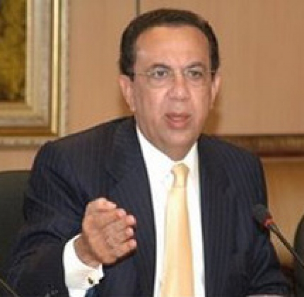 Héctor Valdez Albizu, Gobernador del Banco Central.