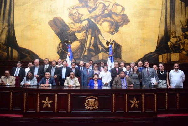 Autoridades municipales latinoamericanas apoyan mejora legislación municipal en RD: 