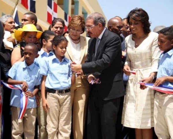 El presidente Danilo Medina deja inaugurado el año escolar.