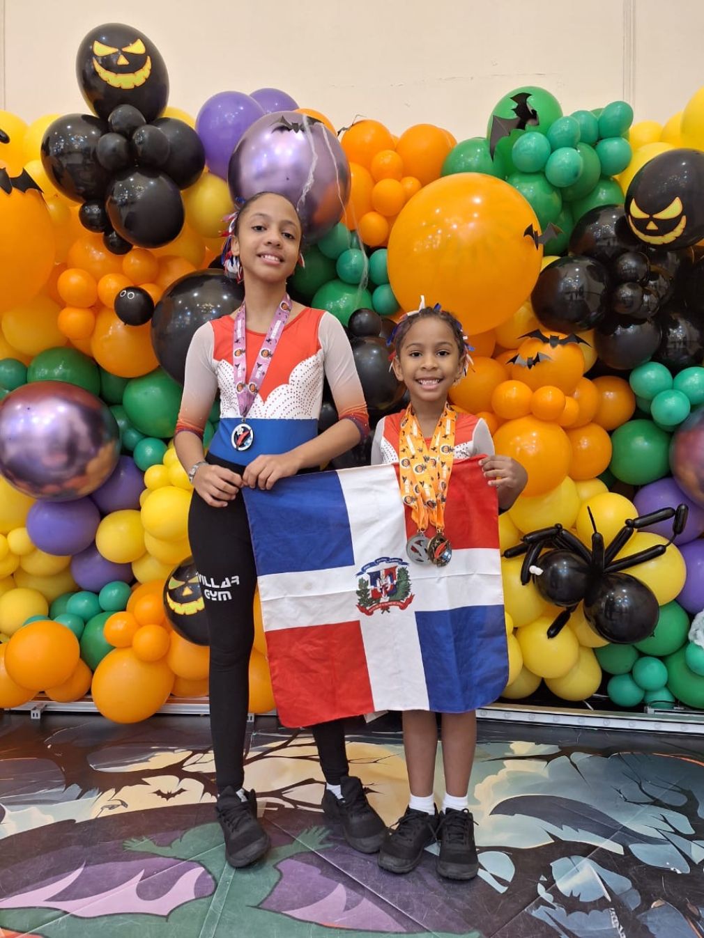 Genesis Paola de 12 años e Isabella Vicente de 6 años.