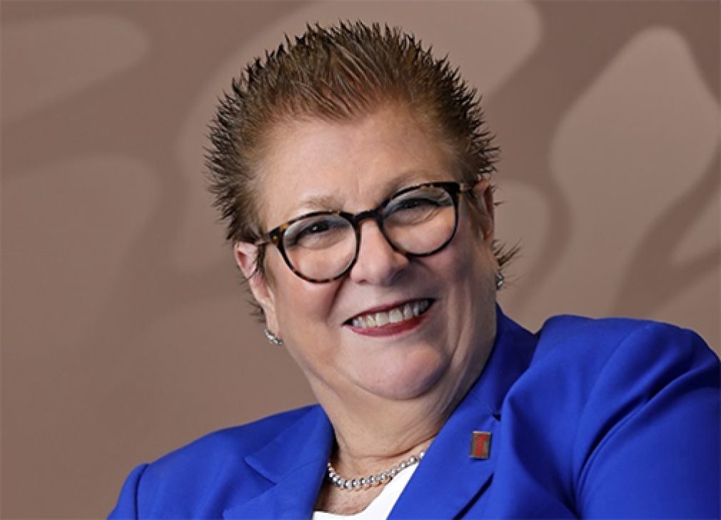 Elizabeth Tovar.
