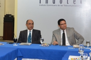 Santos garantiza Indotel no obstaculizará desarrollo de telecomunicaciones