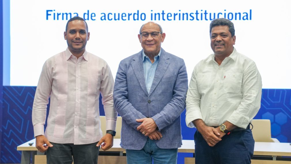 La firma de estos acuerdos fue realizada por el alcalde Héctor Figari, del Ayuntamiento de Monte Plata, y el alcalde Danilo Rafael Santos, del Ayuntamiento de Los Alcarrizos, junto con el director general del Infotep, Rafael Santos Badía.