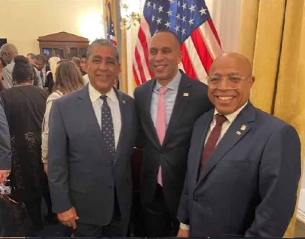 Hizo un llamado especial a los dominicanos residentes en el Distrito 13 de darle su voto a Espaillat.