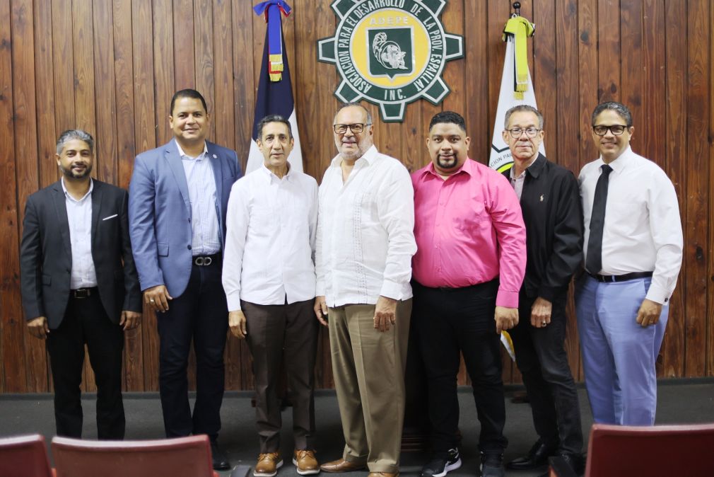 ADEPE realiza charla sobre “Mitos y Realidades en la Medicina” con el Dr. Nelson Rodríguez Monegro.