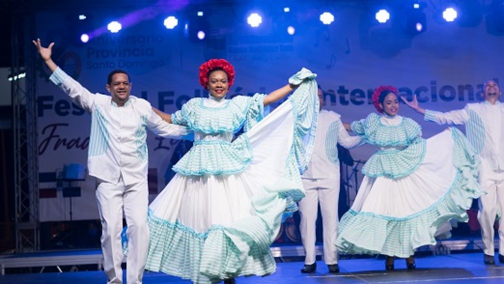 El Festival Folklórico Fradique Lizardo es un evento abierto al público, totalmente gratis que incluye, además, una serie de actividades educativas sobre diferentes temas culturales que abarcan el folklor dominicano y de los demás países participantes.