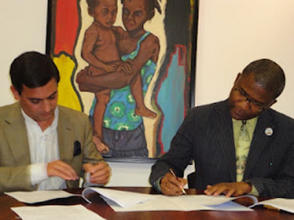 Firma de acuerdo entre ACNUR Y BRA Dominicana.
