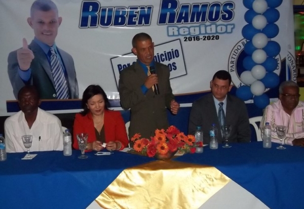 Rubén Ramos lanza precandidatura a regidor Santo Domingo Norte