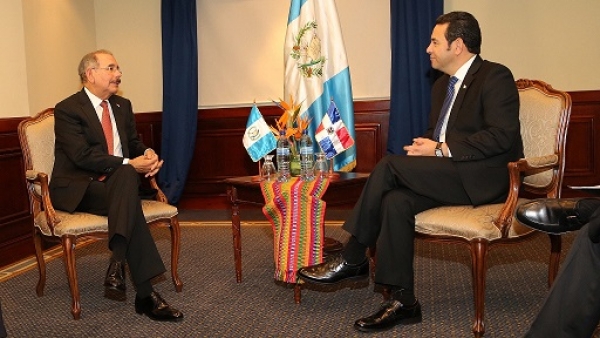 Presidente Medina sostiene reunión bilateral nueo presidente guatemalteco : 