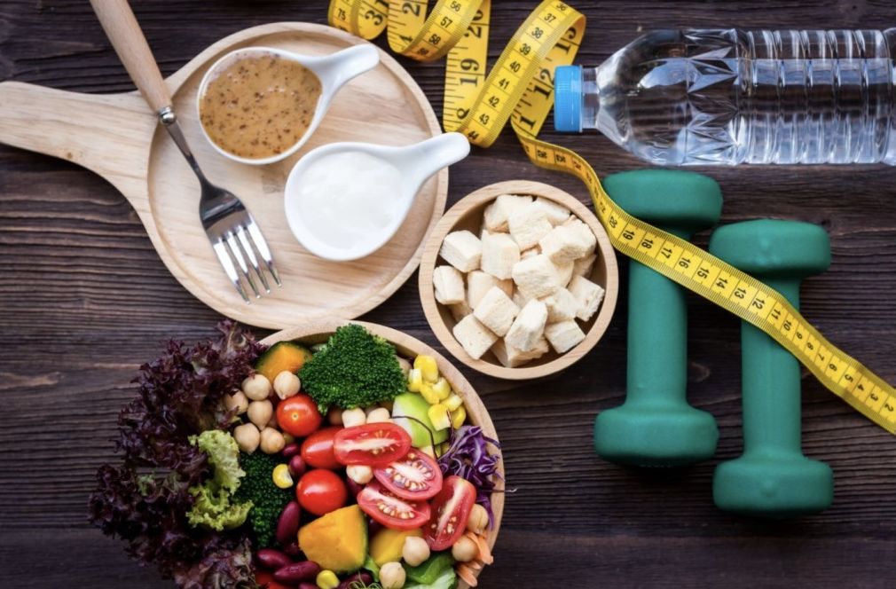 Recomiendan buenos hábitos alimenticios y ejercicios para disminuir riesgos del cáncer de colon.