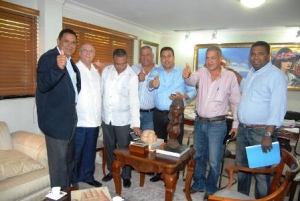 Alcalde de El Pino y otros dirigentes del PRD apoyan a Hipólito Mejía: 