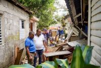 Roquelito García visitó la comunidad de Camú.