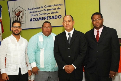 Sovieski Naut, Ricardo Rosario, Ramón Estévez y Ricardo Adón en el encuentro de comerciantes de la zona oeste, auspiciado por la Asociación de Comerciantes Medianos y Pequeños  de Santo Domingo Oeste.