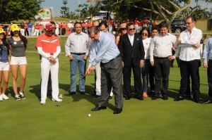 Ministro de turismo destaca potencial del turismo Golf en Santiago