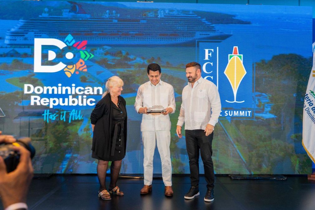 La FCCA resaltó el desempeño de Collado y los avances alcanzados en materia de turismo de cruceros en RD.