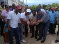 Gobernador de Barahona, da picazo para inicio de cuartel policial en Jaquemeyes