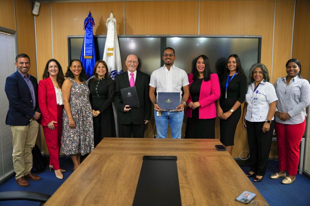 El acuerdo fue rubricado por el Ministro de la Juventud, Rafael Jesús Féliz García, y Roland Angerer, director de País de Plan Internacional República Dominicana.
