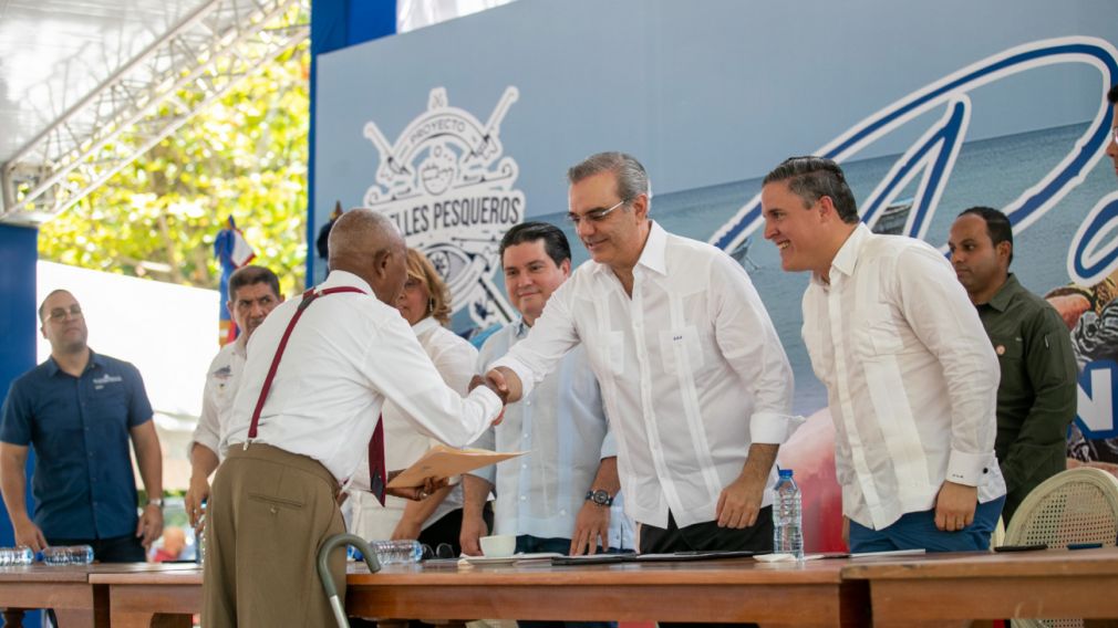 El Presidente Luis Abinader resaltó que pasan de RD$1,000 millones los recursos invertidos en 25 playas del país.