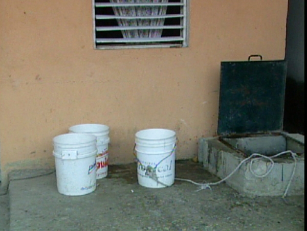 Residentes en Los Mameyes advierten no aceptaran que los dejen sin agua potable