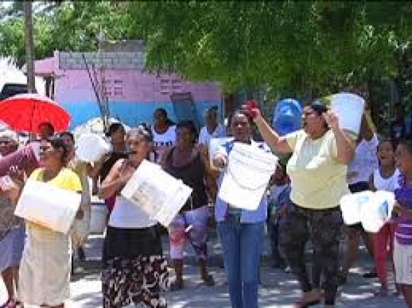 Proetestan frente a INAPA Cotuí por carencia de agua 