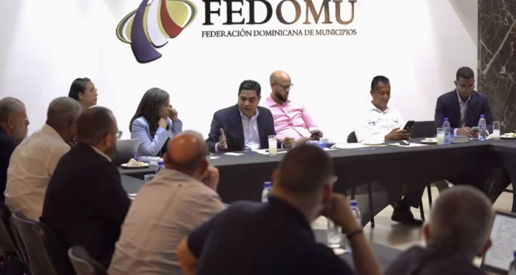 Expertos analizan en Fedomu sentencias del TC en temas municipales.