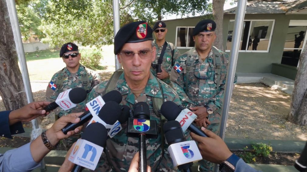 Afirma que la frontera permanece bajo control durante un recorrido de supervisión desde Elías Piña hasta Dajabón.