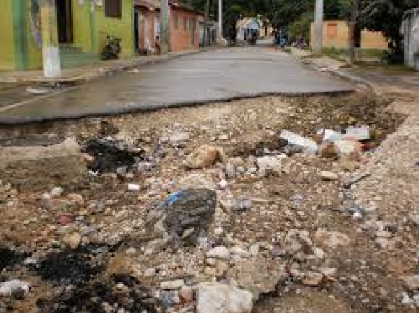 Denuncian hoyo es un peligro para comunitarios: