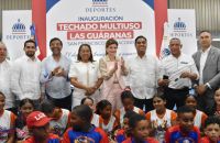 El techado multiusos de Las Guáranas fue entregado por la vicepresidenta Raquel Peña y el ministro de Deportes, Kelvin Cruz.