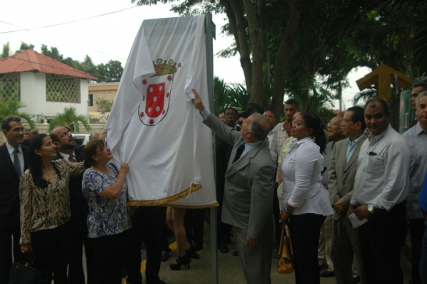 Alcaldía Santiago designa con el nombre del doctor Ambiórix Díaz Estrella una calle de la ciudad