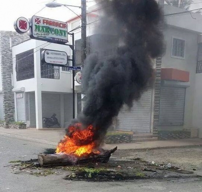 Protesta continua en Montecristi por falta de agua potable