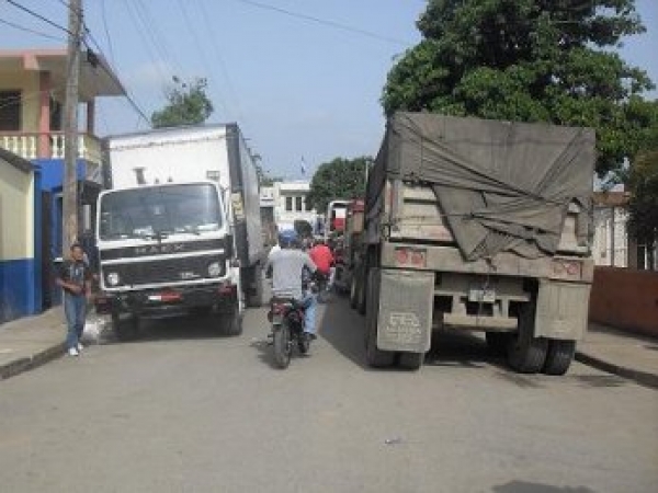 Regularán y prohibirán circulación vehículos pesados y giros en algunas vías