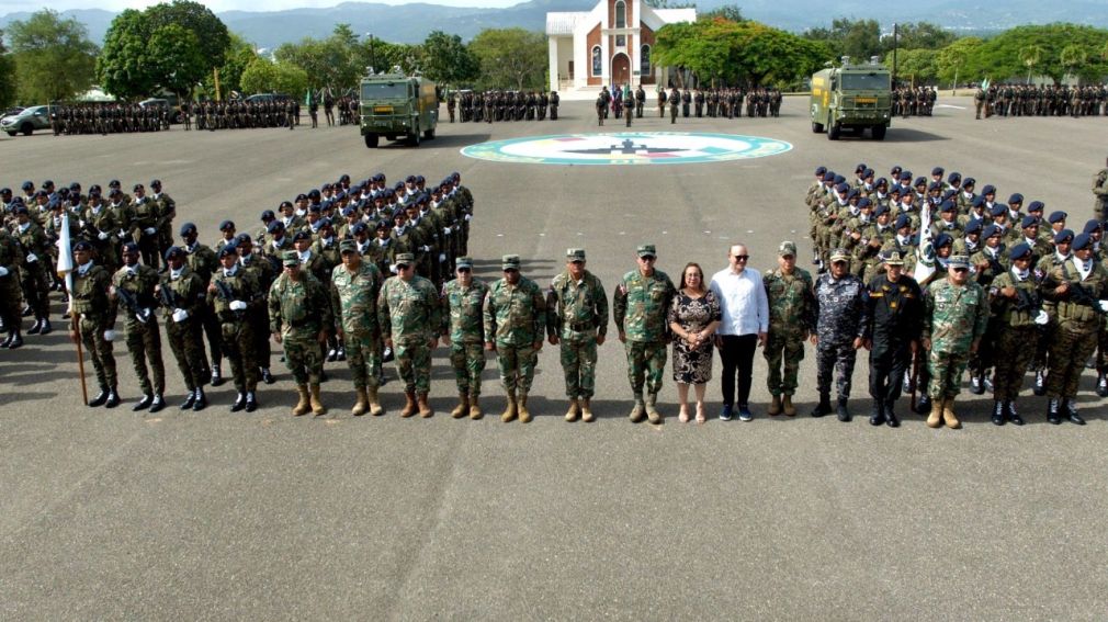 Ejército realiza graduación y lanzamiento del 2do. Batallón de Policía Militar en Santiago.