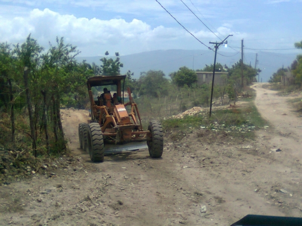 Obras Públicas realiza operativo de limpieza en barrio Balaguer en Barahona‏