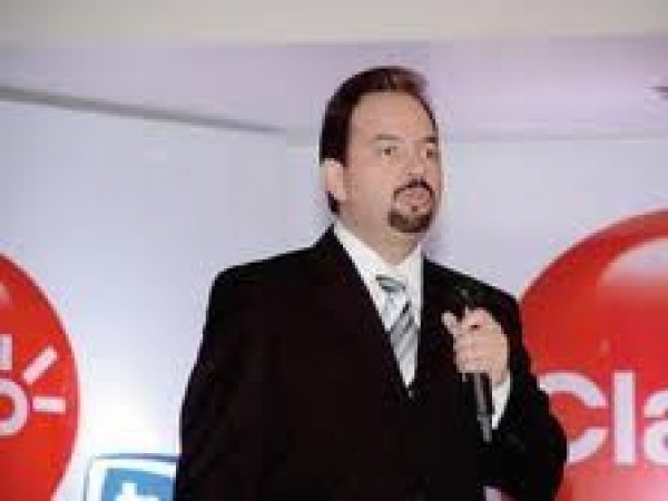 Denuncian que PLD intimida  a Claro para que no instale internet al centro de cómputos del PRD