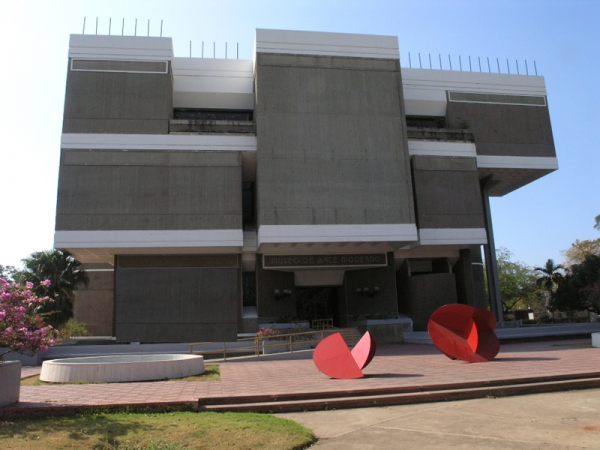 Fachada del Museo de Arte Moderno, donde se realizará la Bienal Internacional de Arquitectura Santo Domingo 2012.
