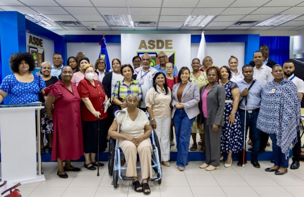  Ayuntamiento SDE activa Mesa Municipal para impulsar políticas de Equidad de Género.