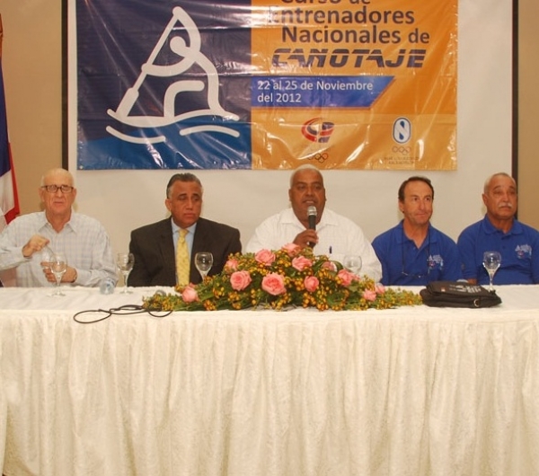 Realizan curso internacional para entrenadores canotaje en Bonao