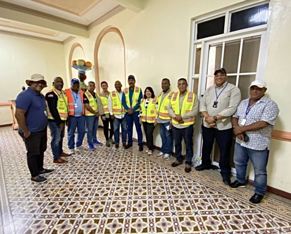 Las inspecciones de los técnicos del Ayuntamiento en los distintos sectores, son dirigidas por el alcalde José Montás y la vicealdesa Marisela Mesa. 