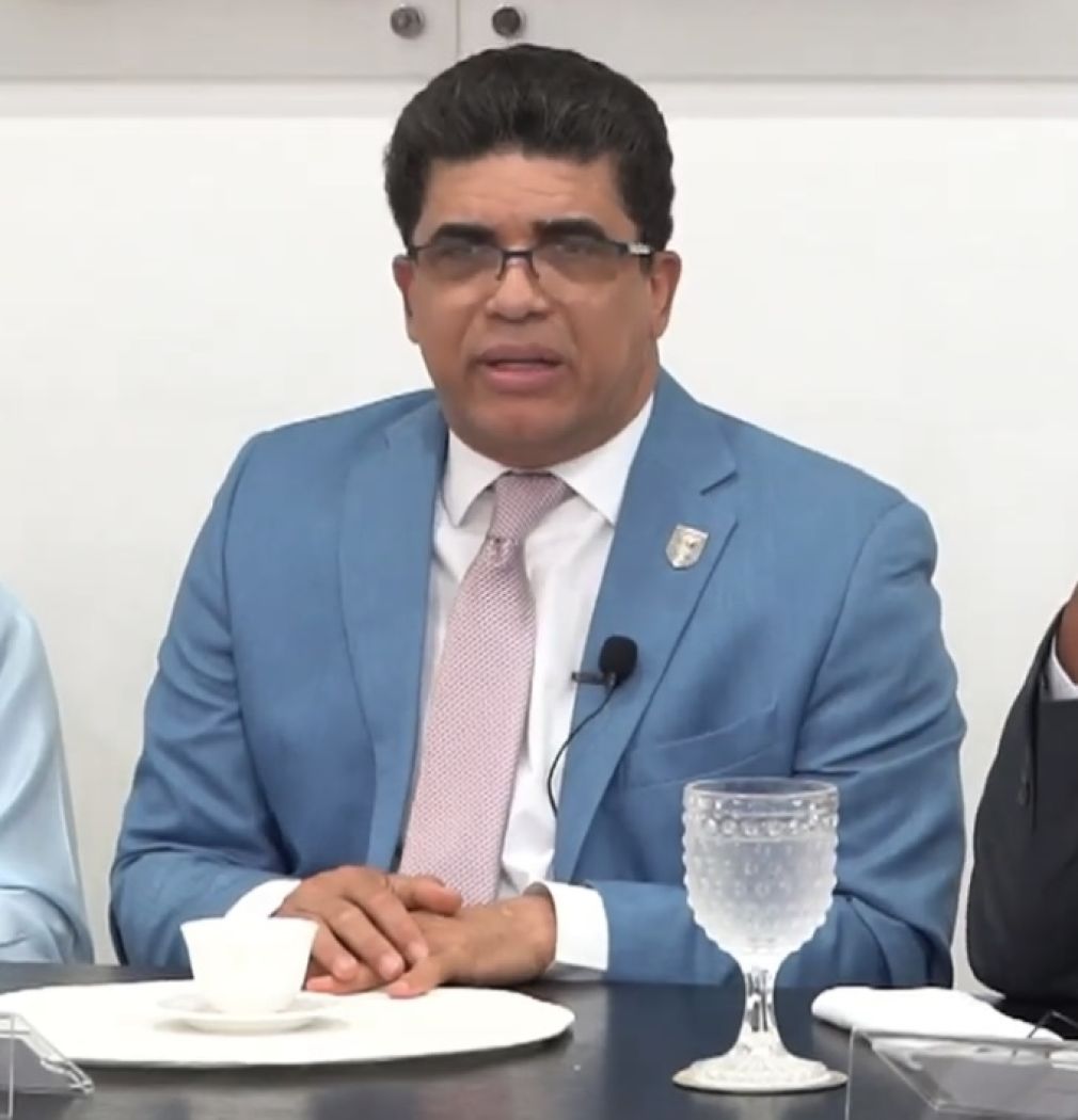 El alcalde Dío Astacio anunció una serie de inversiones privadas de desarrollo urbano y turístico para el municipio, durante su participación en el Almuerzo Semanal del Grupo de Comunicaciones Corripio.